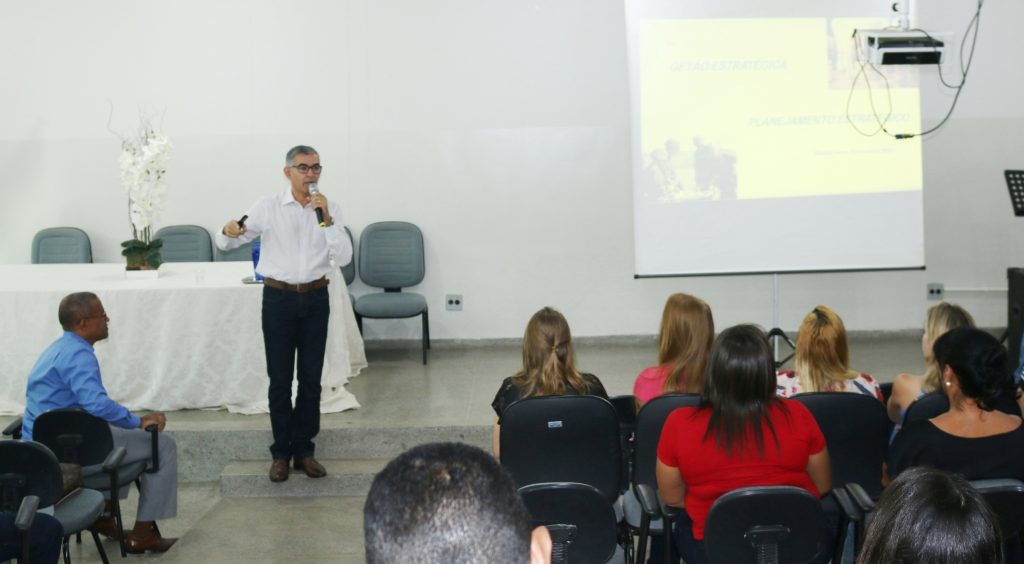 Pró-reitor de Planejamento, Gestão e Finanças, Aloysio Vieira (fotos: Alex Sezko)